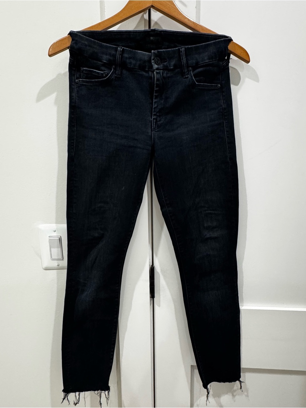 MOTHER Black Cropped Skinny Jeans with Raw Hem